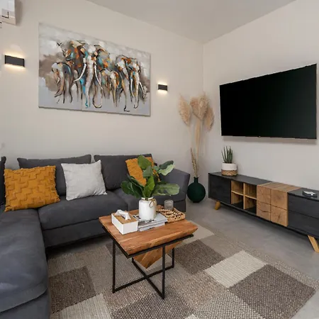 Katarina With Pool Villa