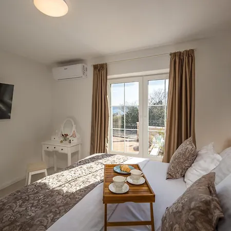 Villa Katarina With Pool