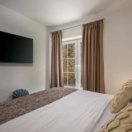 Villa Katarina With Pool Zadar