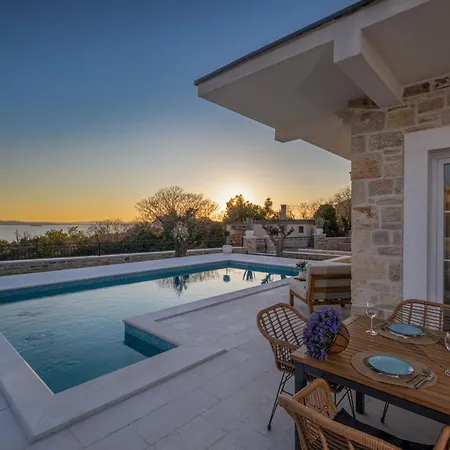 Villa Katarina With Pool Villa *