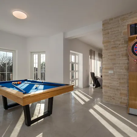 Villa Katarina With Pool *