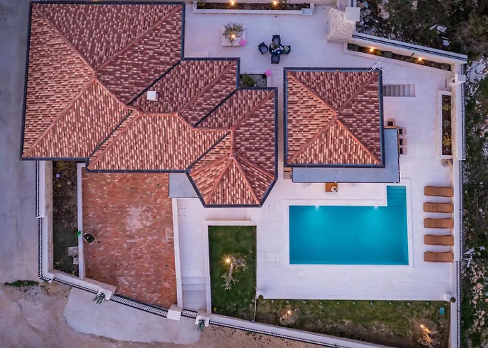 Katarina With Pool 빌라 *