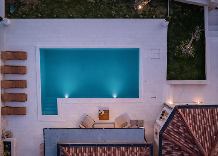 Katarina With Pool *