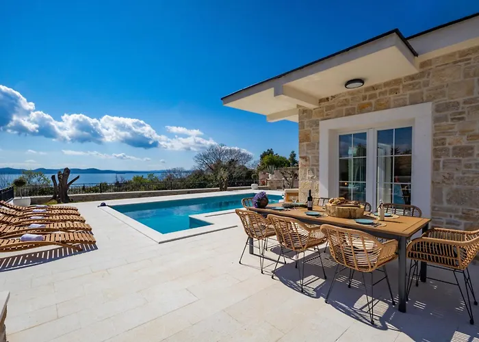 Katarina With Pool 자다르