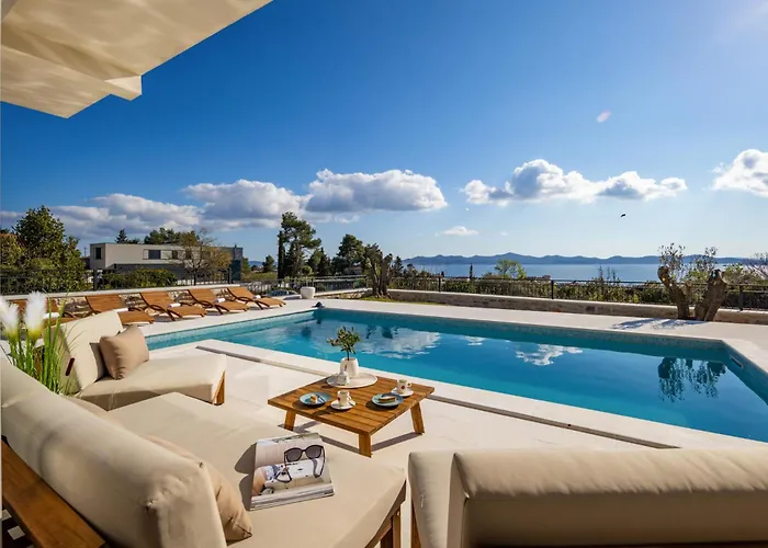 Katarina With Pool 자다르